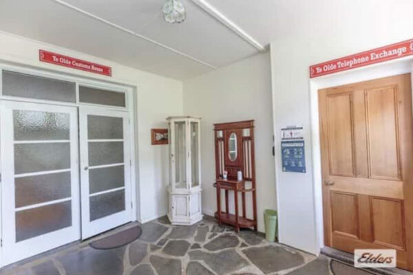 Ye Olde Customs House 02